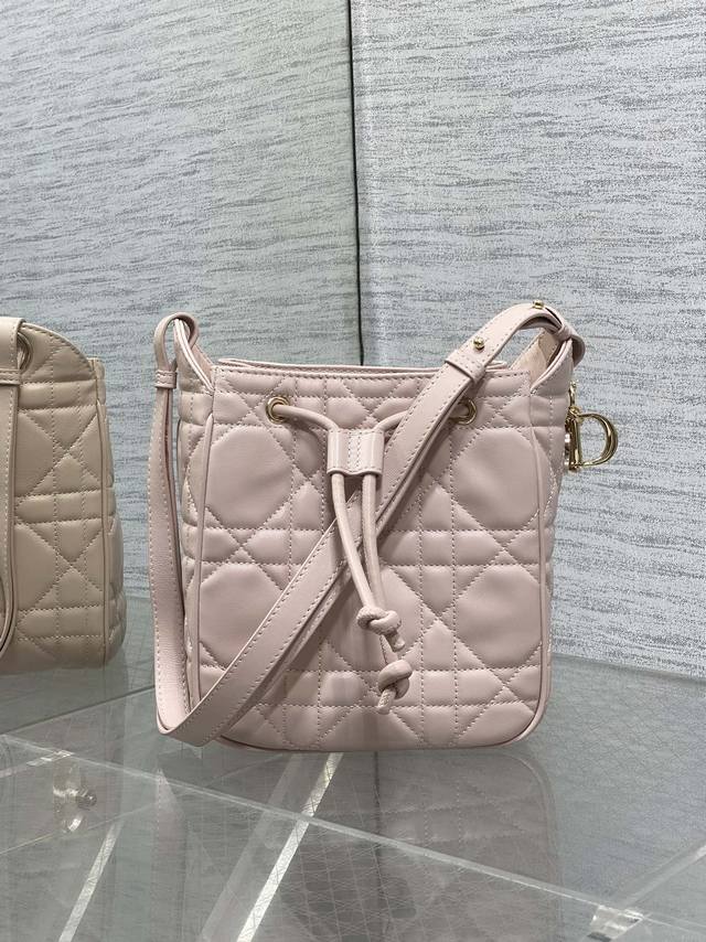 Top-quality original single with full packaging Rouge pink small size in stock C
