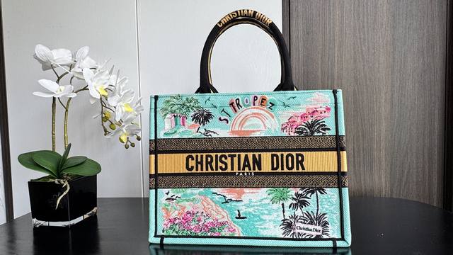 Original factory with full packaging Book Tote Saint-Tropez Medium 36cm This Boo