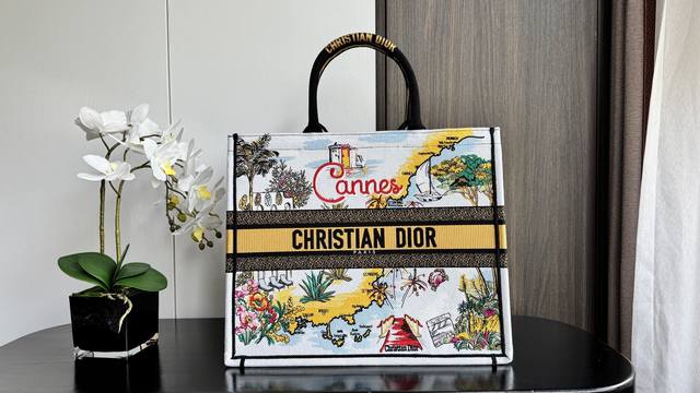 Original factory with full packaging Booktote Cannes Large 42cm Designed by Mari