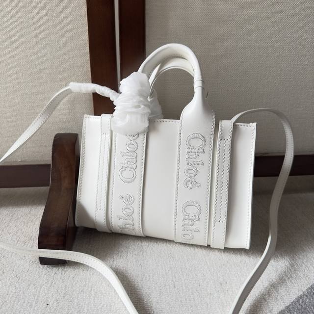 Full leather mini Chloe Woody, this elegant, all-leather tote is absolutely stun