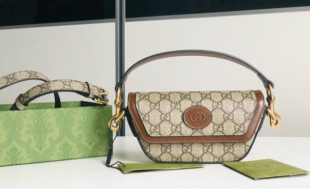 The new underarm bag is out! It's so beautiful! 723762 DDD. Limited edition thi