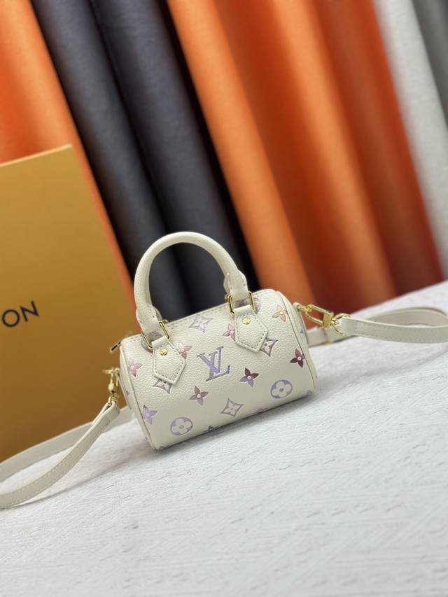 M82450 M81085 58947 40394 40390 Full leather Nano mini pillow bag white gradient