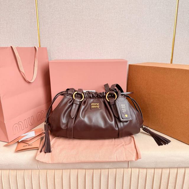 5Bg306 Miu vintage underarm dumpling bag, brand new soft sheepskin, full of retr