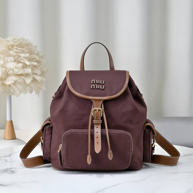 Backpack shipped Miu new preppy backpack: 5Bz042, the perfect combination of ca
