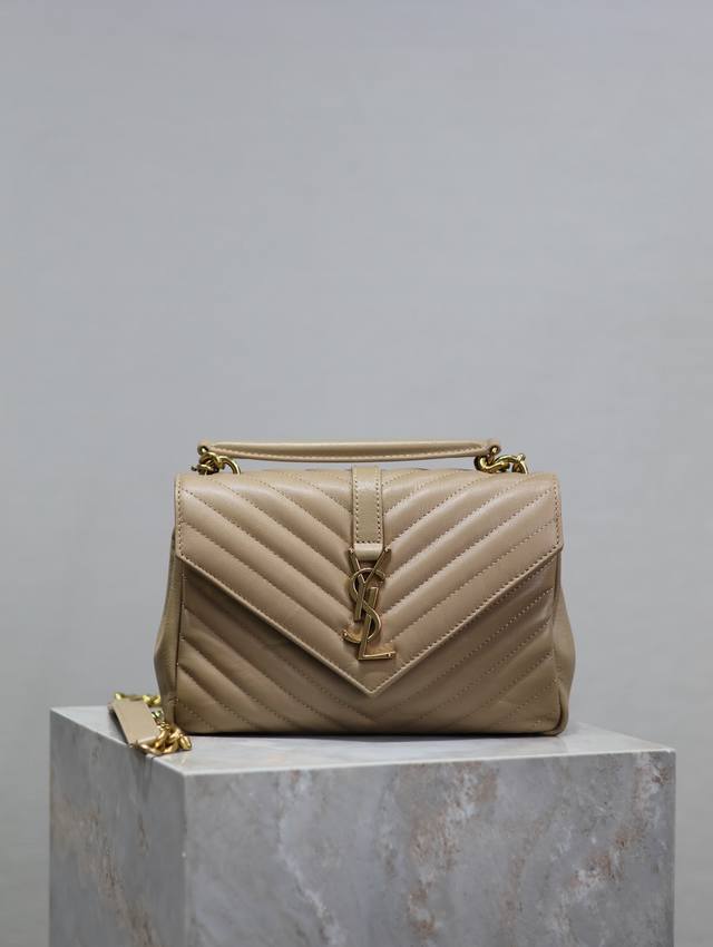 Apricot Gold Buckle_24cm #Monogram College# This timeless messenger bag, a hot a