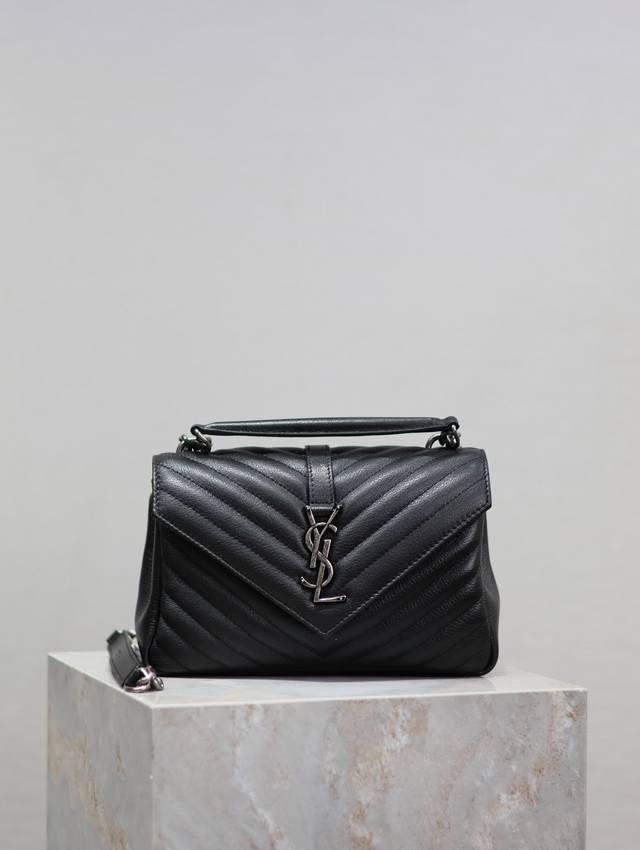 Black Silver Buckle_24cm #Monogram College# This timeless messenger bag, a hot a