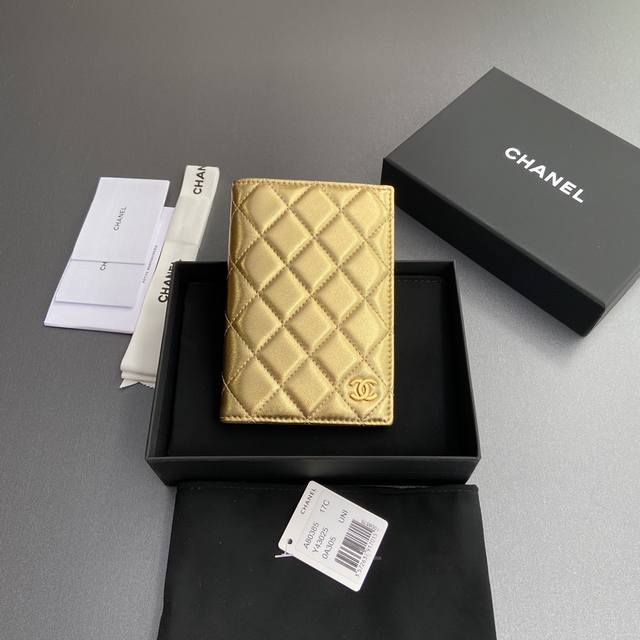Premium hardware, original leather, Chanel passport holder series DDD. Stitched