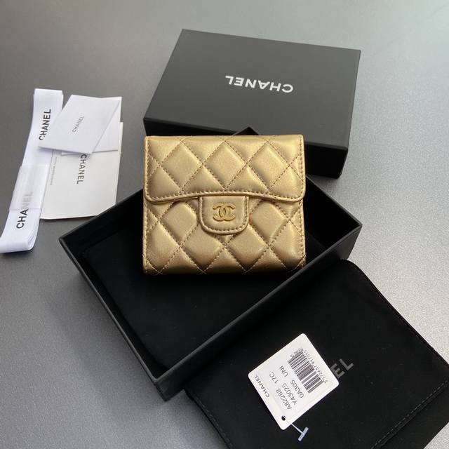 Imported Italian leather Specially crafted gold lambskin Gold-tone metal hardwa
