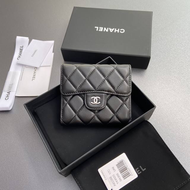 Imported Italian leather Special black lambskin Silver-tone metal hardware 6 ca