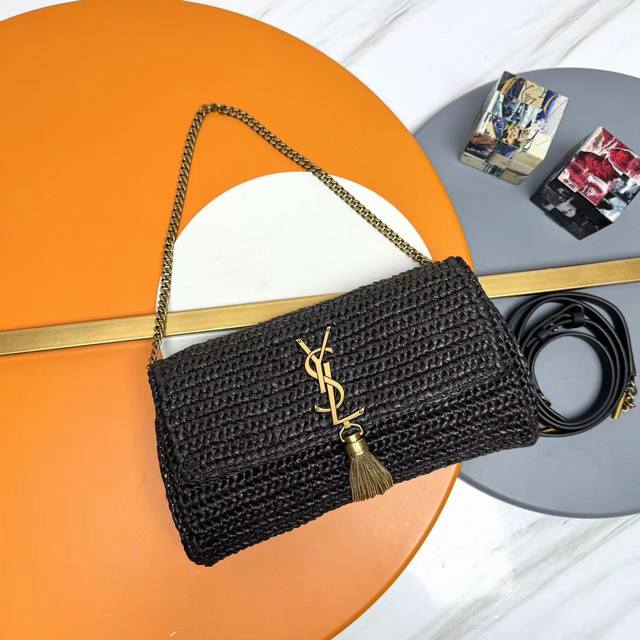 Woven style_Speaking of the hottest bags in the past two years, underarm bags mu