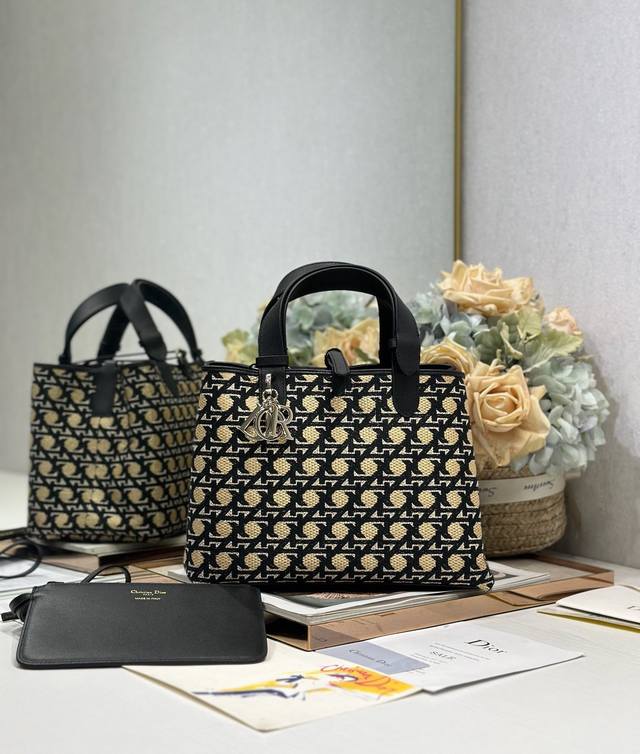 Dior Toujours Handbag Medium with Embroidered Diamond Craft] with the Latest Mat