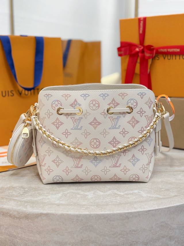 Premium original Bella handbag M15114 This Bella handbag is from the Dream colle