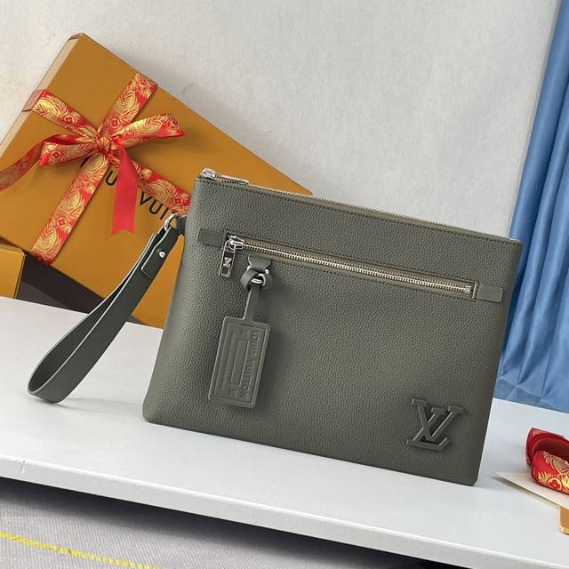 Exclusive photos of the original overseas M69837 green! The new LV Aerogram clut