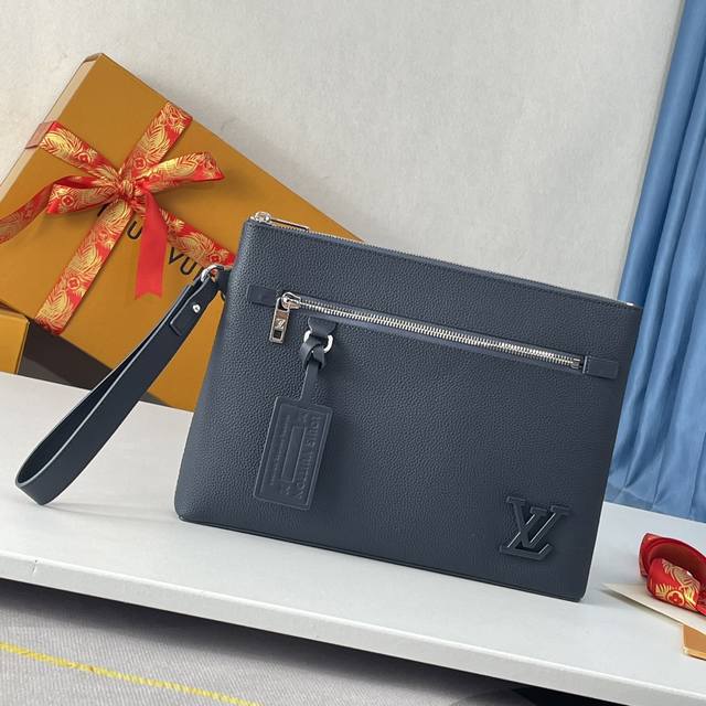 Exclusive photos of the original overseas M69837 in dark blue! The new LV Aerog