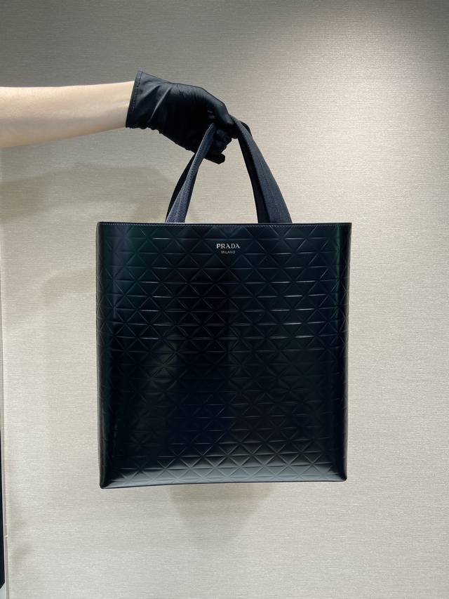 Premium Original Factory Packaging Embossed Tote Bag 2Vg113 This minimalist tot