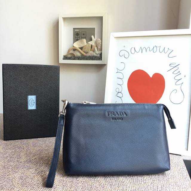 The hot-selling handbag with original factory packaging has arrived again, 0050