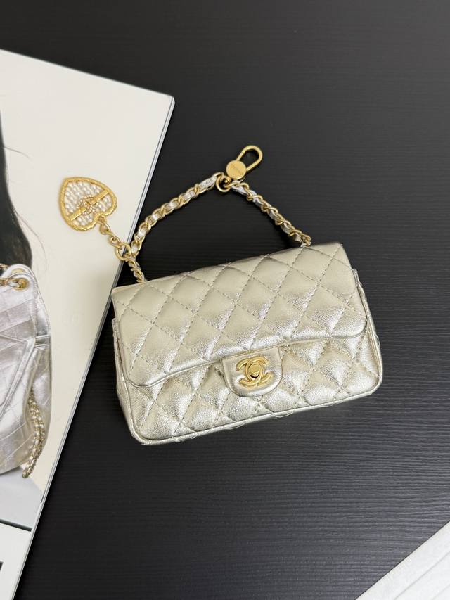 Original leather in stock, 25A Handicraft Series Mini Cf Bag Hanger DDD. This "