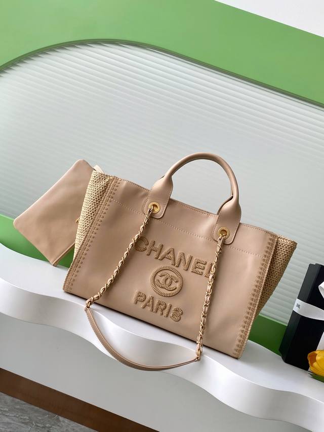 Are you tempted by the new Chanel beach and shopping bags? Chanel Tote Bag | A