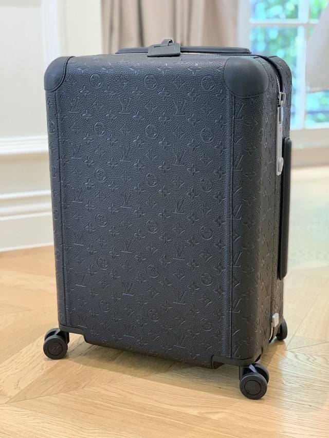 Original 55cm tall leather-wrapped Horizon four-wheeled trolley case The only m
