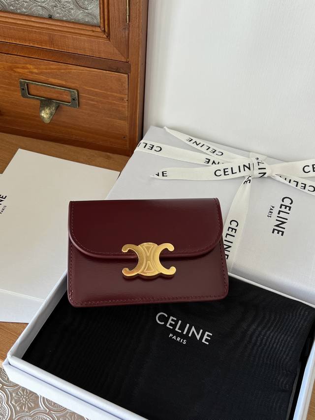 Triomphe shiny cowhide leather flap card holderProduct informationCode: 10I583 4