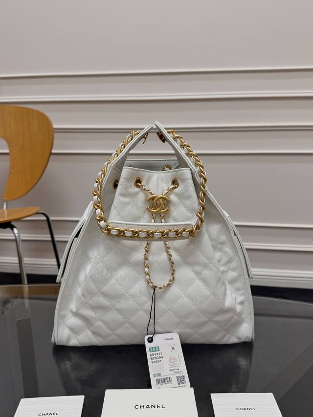 Chane125C Show-Style Hobo Bag, hippie bag As5311. Unique design. Caviar gold met