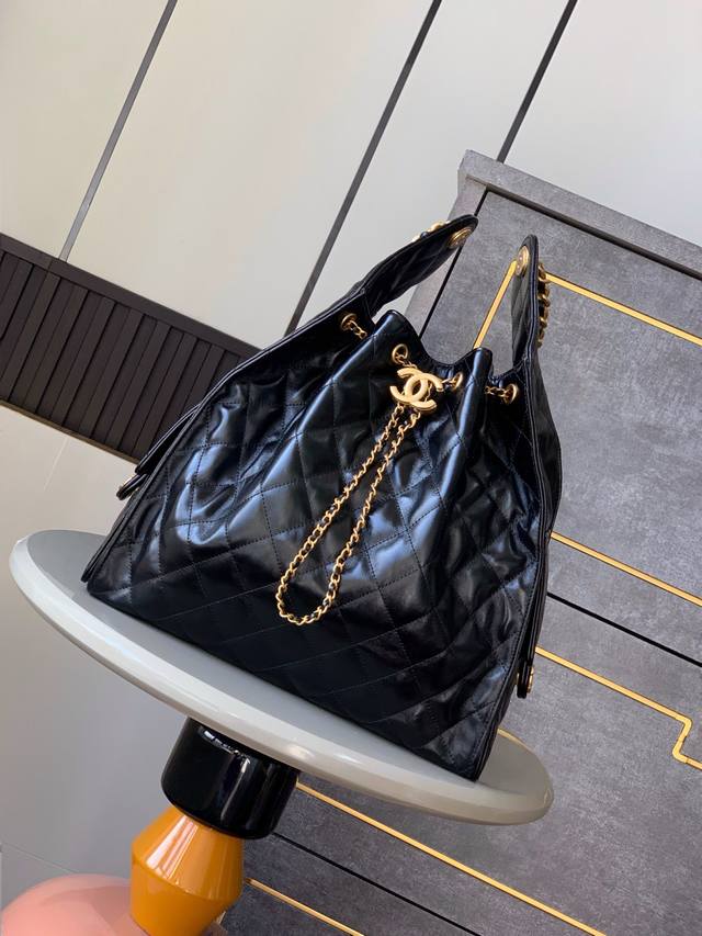 5311 leather Ohanel's new large spring/summer bag, this casual, relaxed, hippie