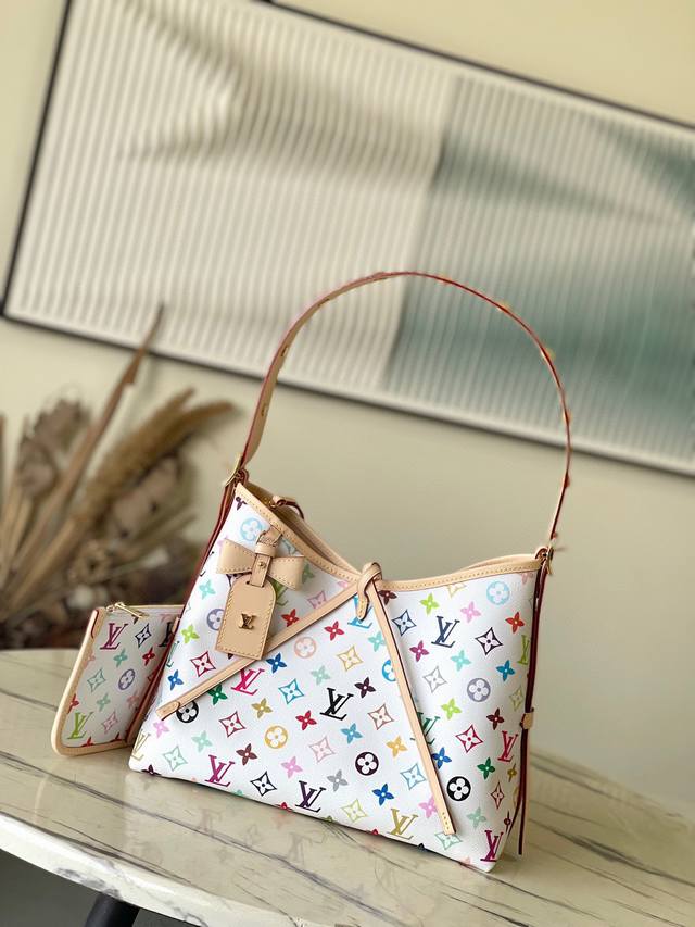 Top-grade original single M13661 This small Carryall bag from the Louis Vuitton