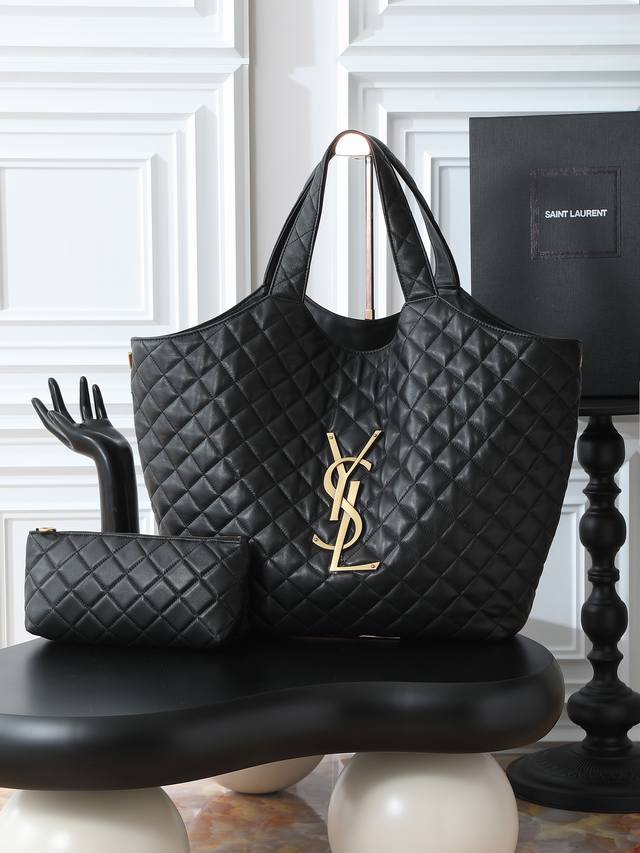 Black sheepskin and antique gold boutique exclusively for _With the rise of the