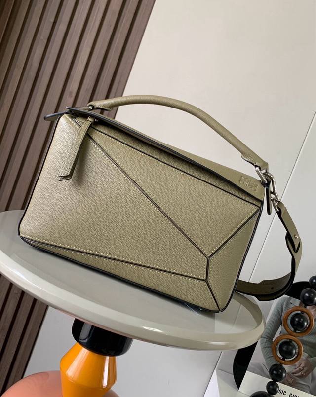 Geometric 29cm Puzzle Handbag ~ Original imported lychee-grained cowhide. The Lu