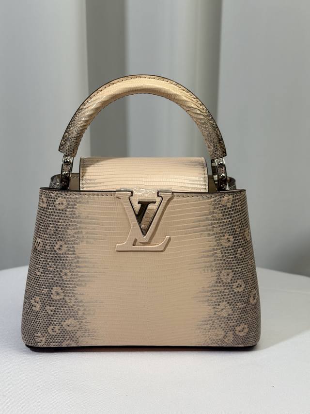 21cm imported lizard leather Top craftsmanship, waxed thread hand sewn! Comes wi