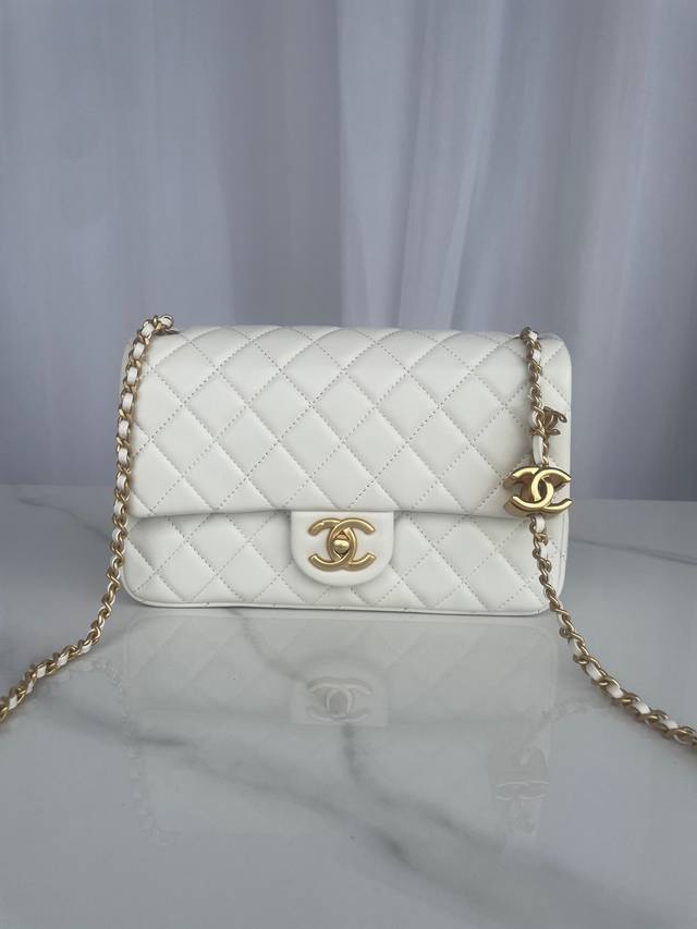 Brand: Chanel Model: As5756 White Description: Original quality, classic work,