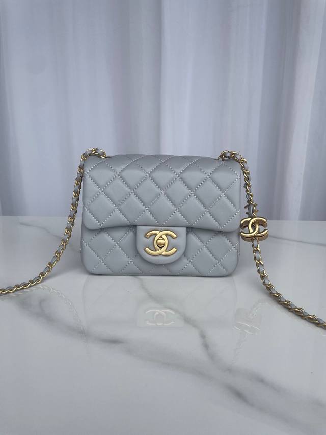 Brand: Chanel Model: As5758 Gray Description: Original quality, classic work, t
