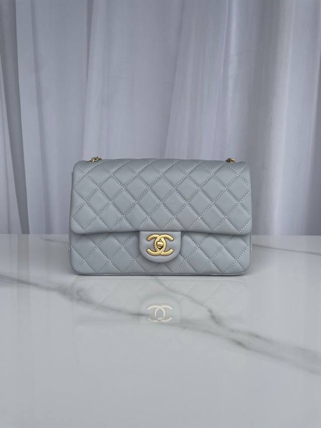 Brand: Chanel Model: As5756 Gray Description: Original quality, classic work, t