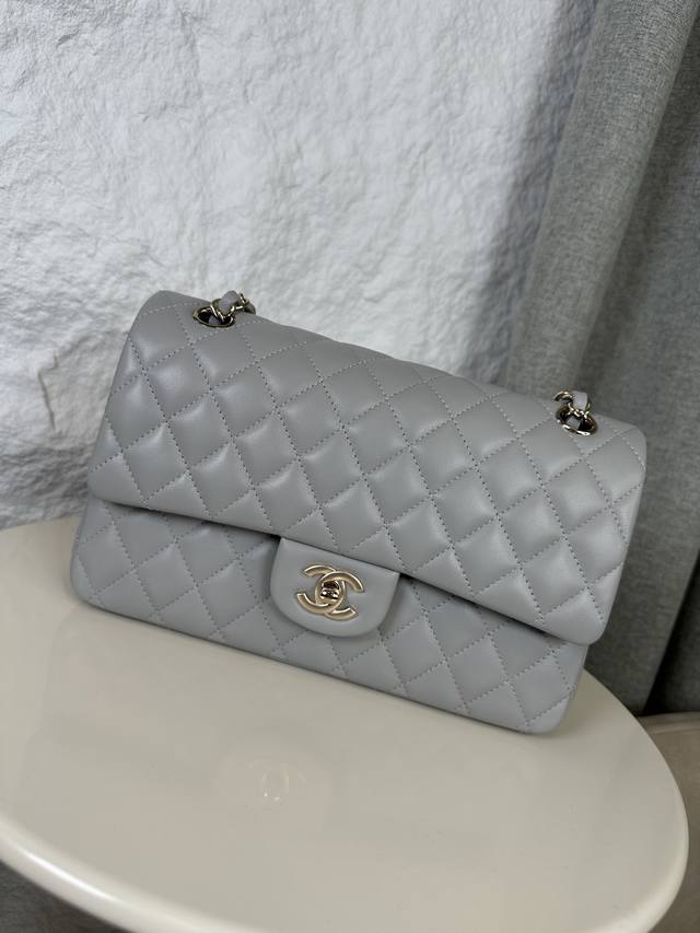 Upgraded version Full name Classic Fla0 Lambskin Dimensions: 15.5*25.5*6.5cm Lea
