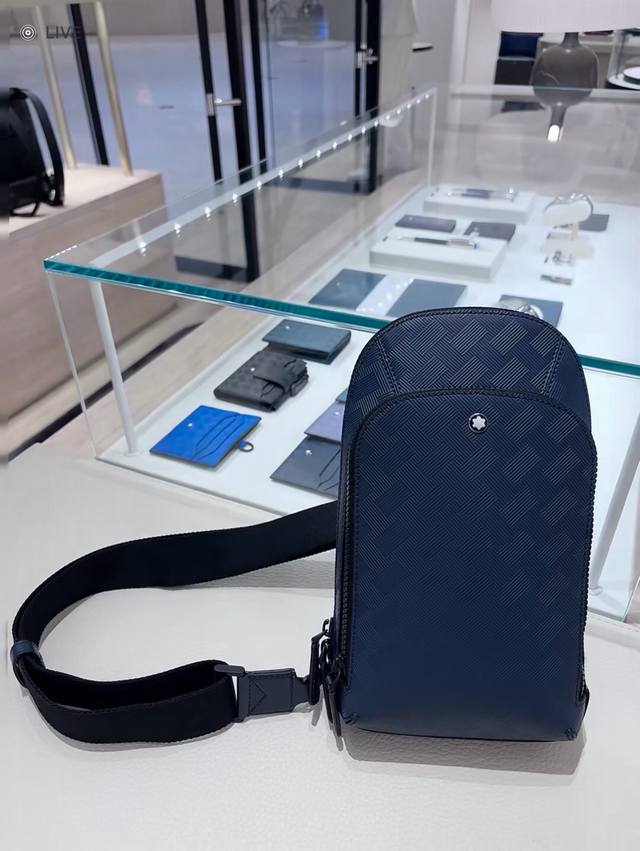 Original, high-quality, Montblanc men's casual chest bag, a popular item, avail