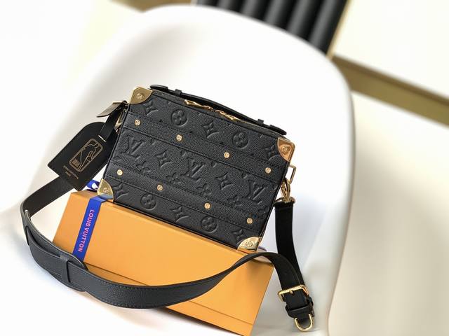 The Handle Trunk bag, a collaboration between the top-tier original M57971 and