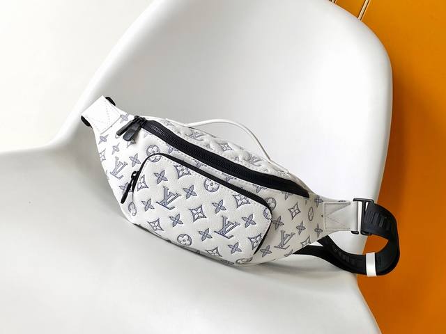 Dynamic Chip Top-Rated Original M25227 This Rush waist bag is crafted from Monog