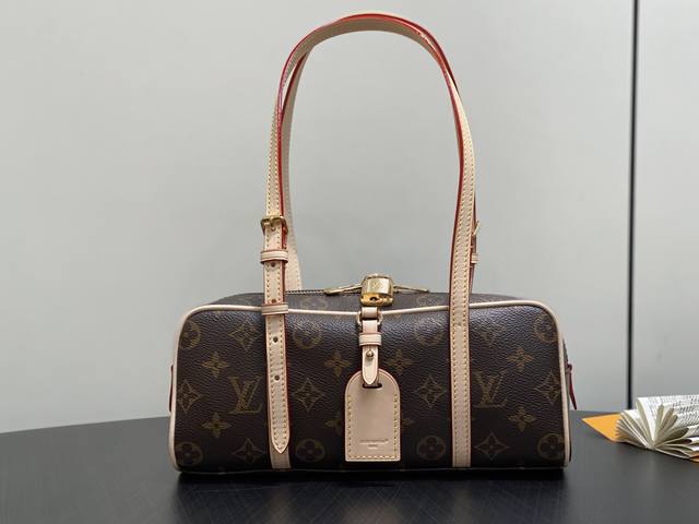 Top-grade original M47031 Monogram-patterned underarm bag. This season's new Han