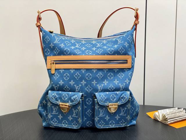 Top-quality original M95048 large blue denim vintage bag. Vintage handbag M9521