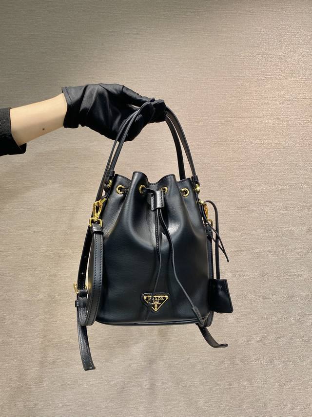 Comes with designer packaging. New arrival: 1Be067 Calfskin Bucket Bag. Made fr