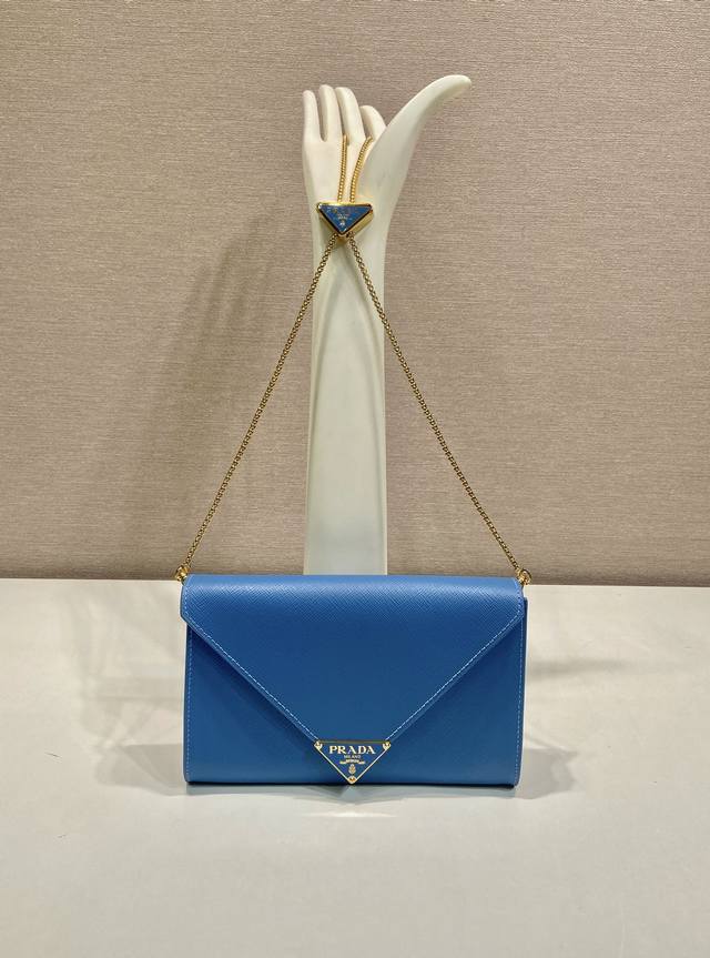 Comes with designer packaging. Crossgrain Envelope Bag 1Bp70 Clutch DDD. The cr