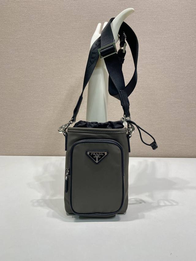 Premium original factory packaging, new phone case 2Zh155, new color DDD. Craft