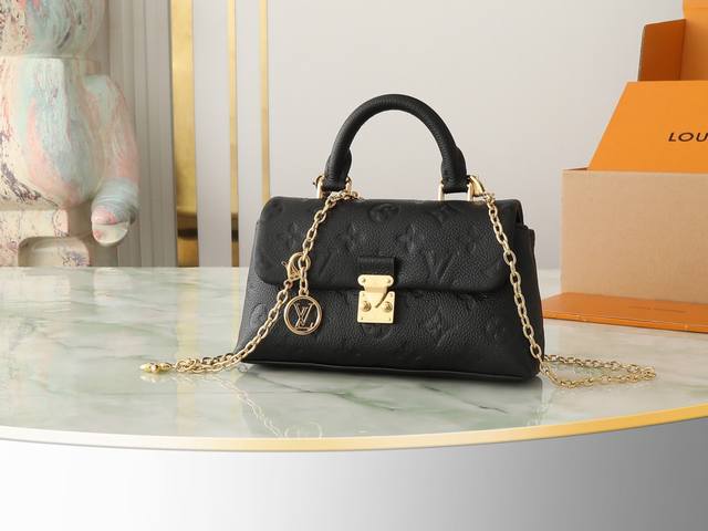 Top-quality original, original, and in-house photos. M12144 Black All-Leather Em