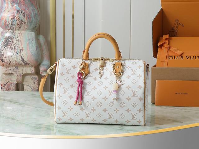 Top-quality original, original, and in-house photos of the M15108 white floral