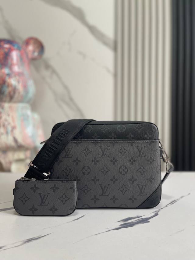 Top-grade exterior, individually photographed at home. The black and grey Trio M