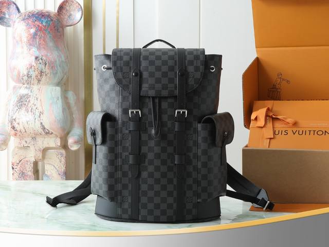 Top-grade, original, and exclusive photos. The Christopher shoulder bag, number