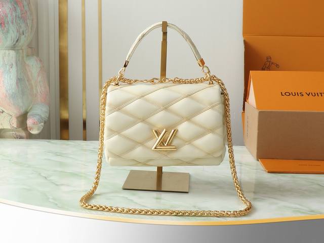 Top-quality original, in-house photo. M12338 Vanilla Gradient M22891. This Go-1