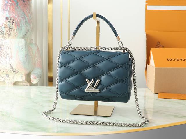 Top-quality original, original, and in-house photos. M12434 Blue Gradient M2289