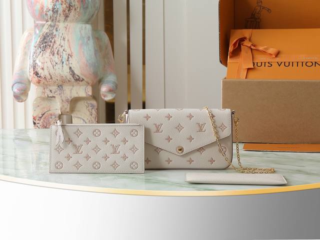 Top-quality original, original, and real-deal photos. The Pochette F