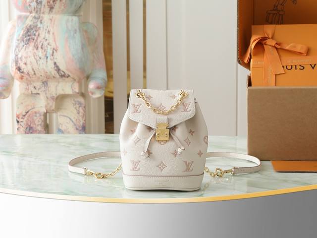 Top-quality original, original, and in-house photos. The cream-almond jacquard
